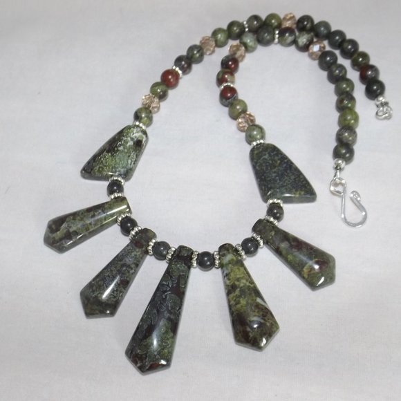 Natural Dragon Blood Jasper 18" silver plated necklace. NEW (#2265) - Picture 1 of 3